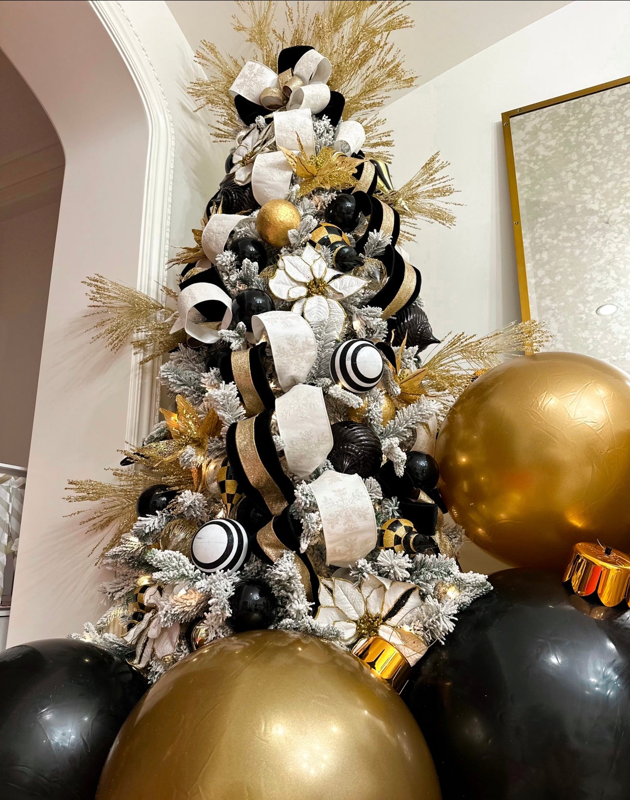 Gold Black and White Decor package